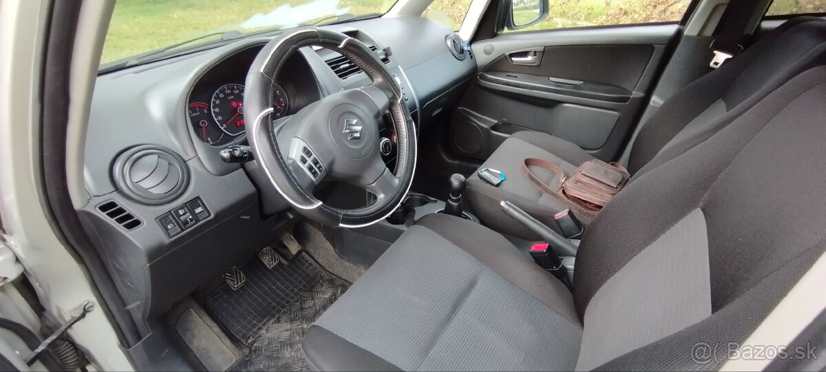 SUZUKI SX4 sedan 1,6vvti 79kw r.2010 - 8