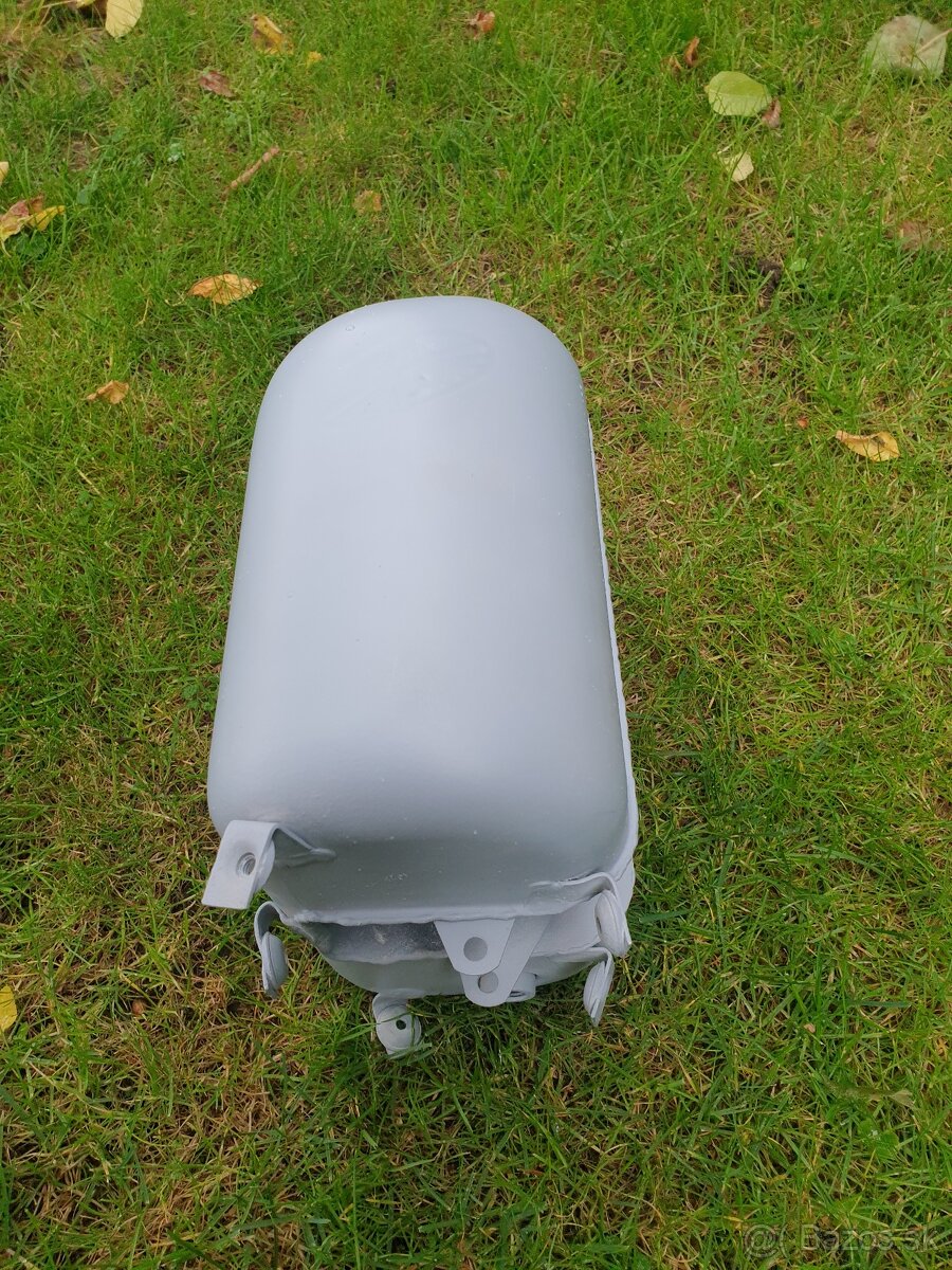 Nádrž Jawa 550 - 8