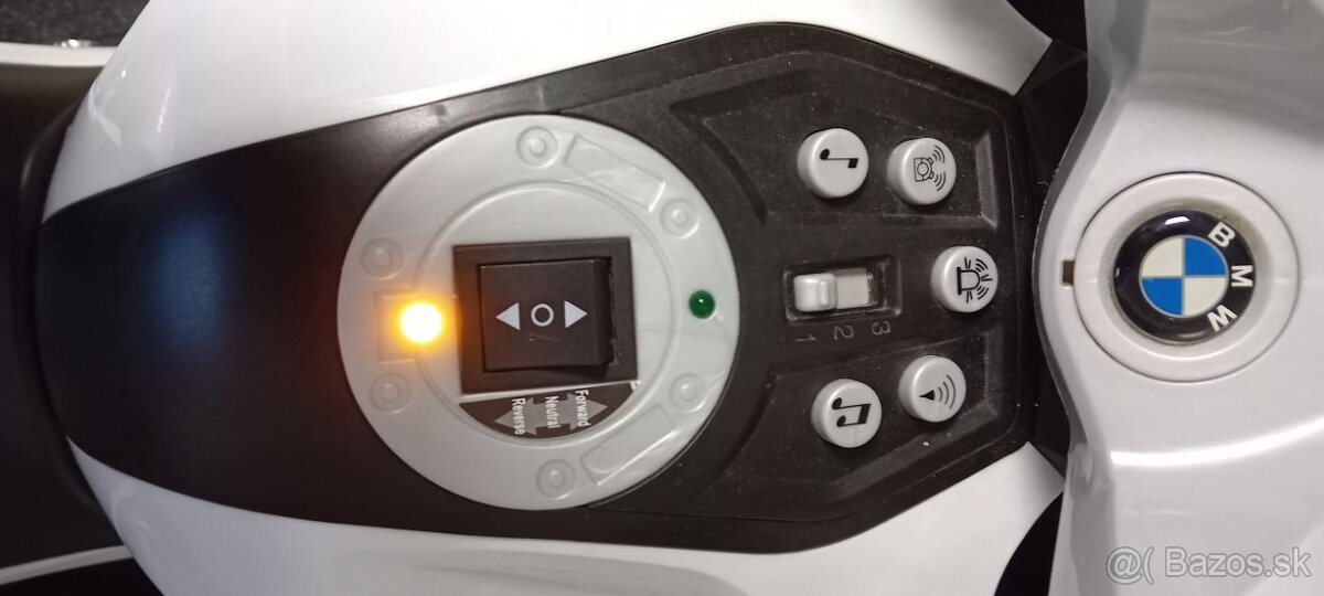 Elektrická policajná motorka BMW R 1200RT - 8