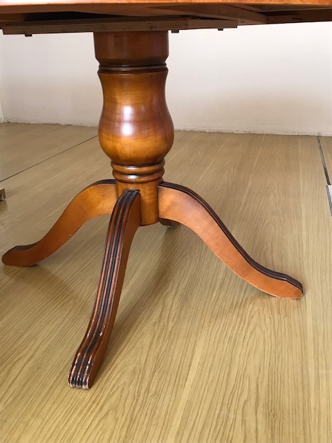 Jedálenský nábytok 2 kusy + stôl + 6 stoličiek - 8