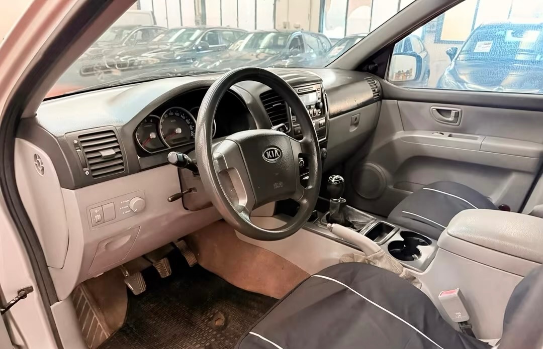 KIA SORENTO 2.5 CRDi VGT - 8