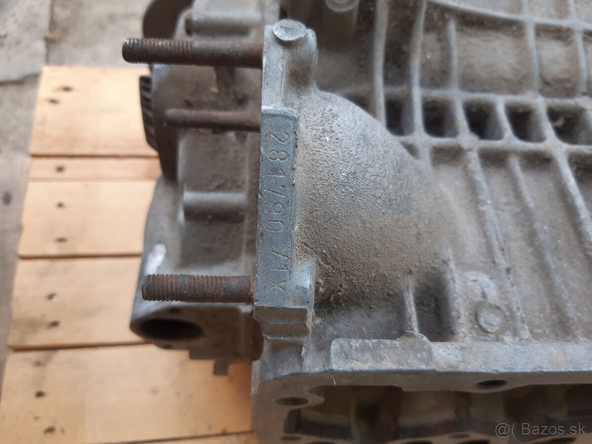 Škoda 100 -Favorit , bloky ,potrubí aj .. - 8