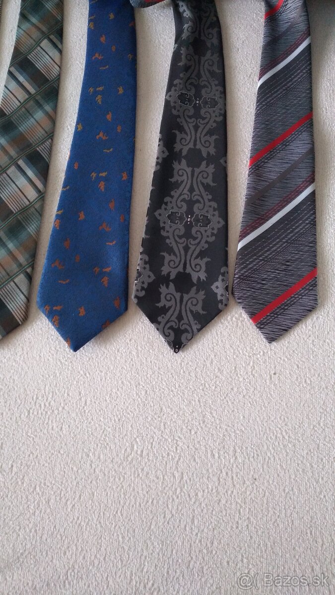 Predám zúbkované nožnice,kravaty,látky zo socializmu - 8