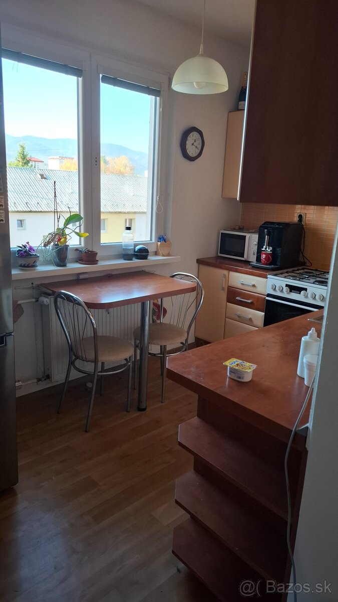 2 izbový byt v centre s dvoma veľkými balkónmi - 8