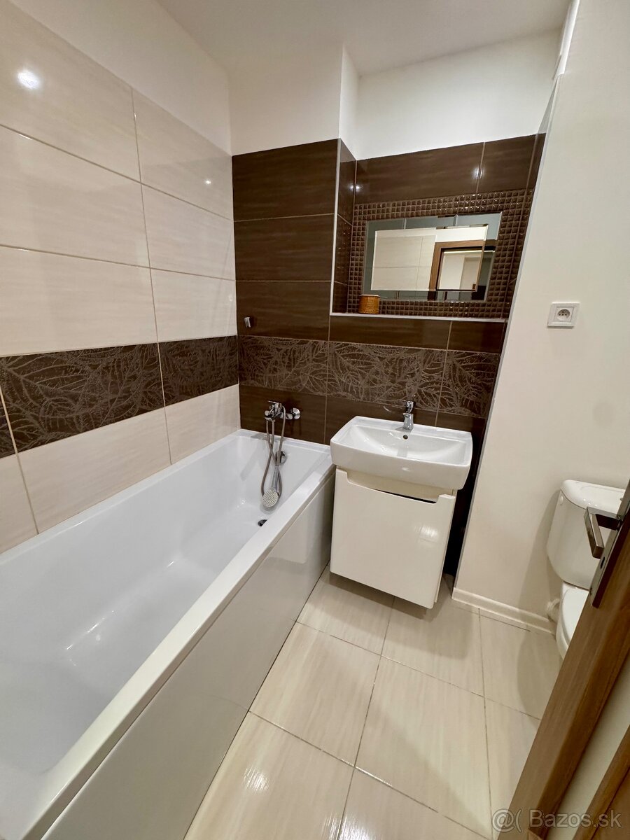 PRENÁJOM VT centrum 3 izbový byt 79m2 - 8