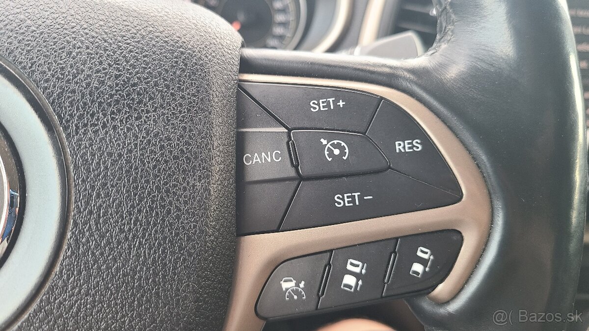 Jeep Cherokee 3.2 Limited LPG - 8