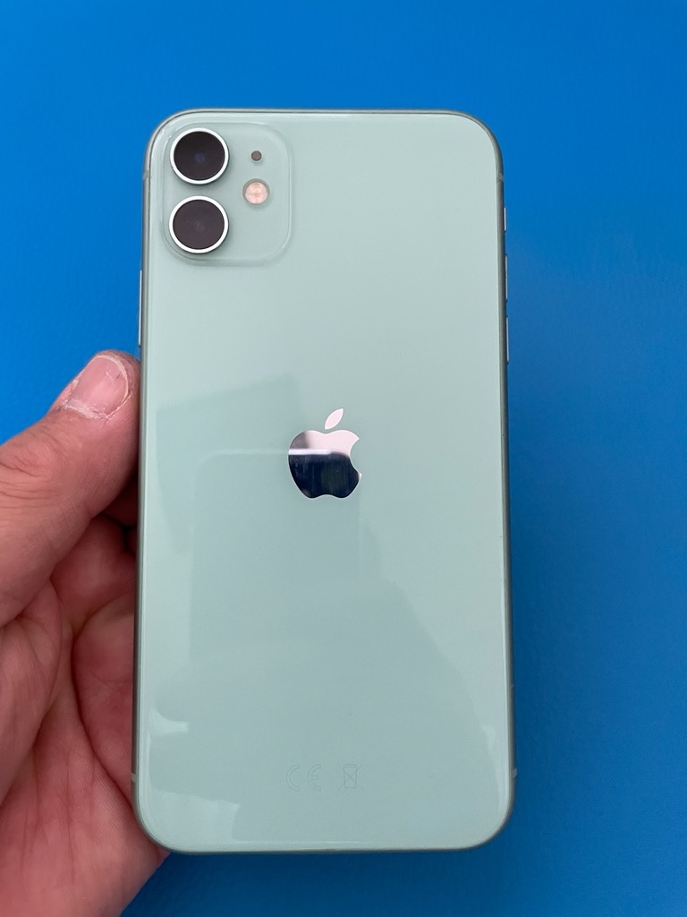 iPhone 11 64 GB - 8