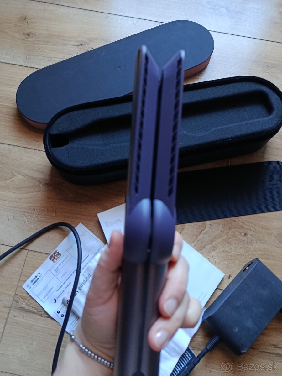 Zehlička na vlasy Dyson Airstrait - 8