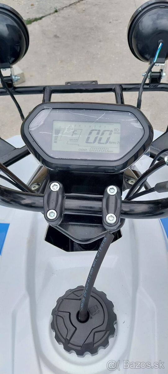 Štvorkolka 200cc automat 10" - 8