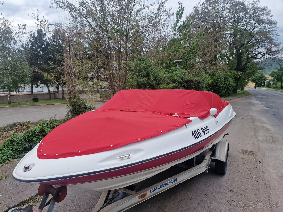 Motorový člun Regal 1800 LSR - 8