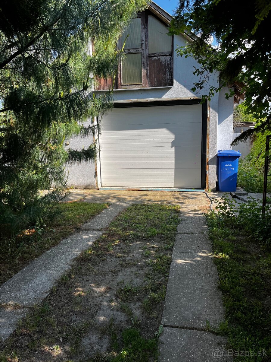 PREDAJ : Rodinný dom s bazénom - 8