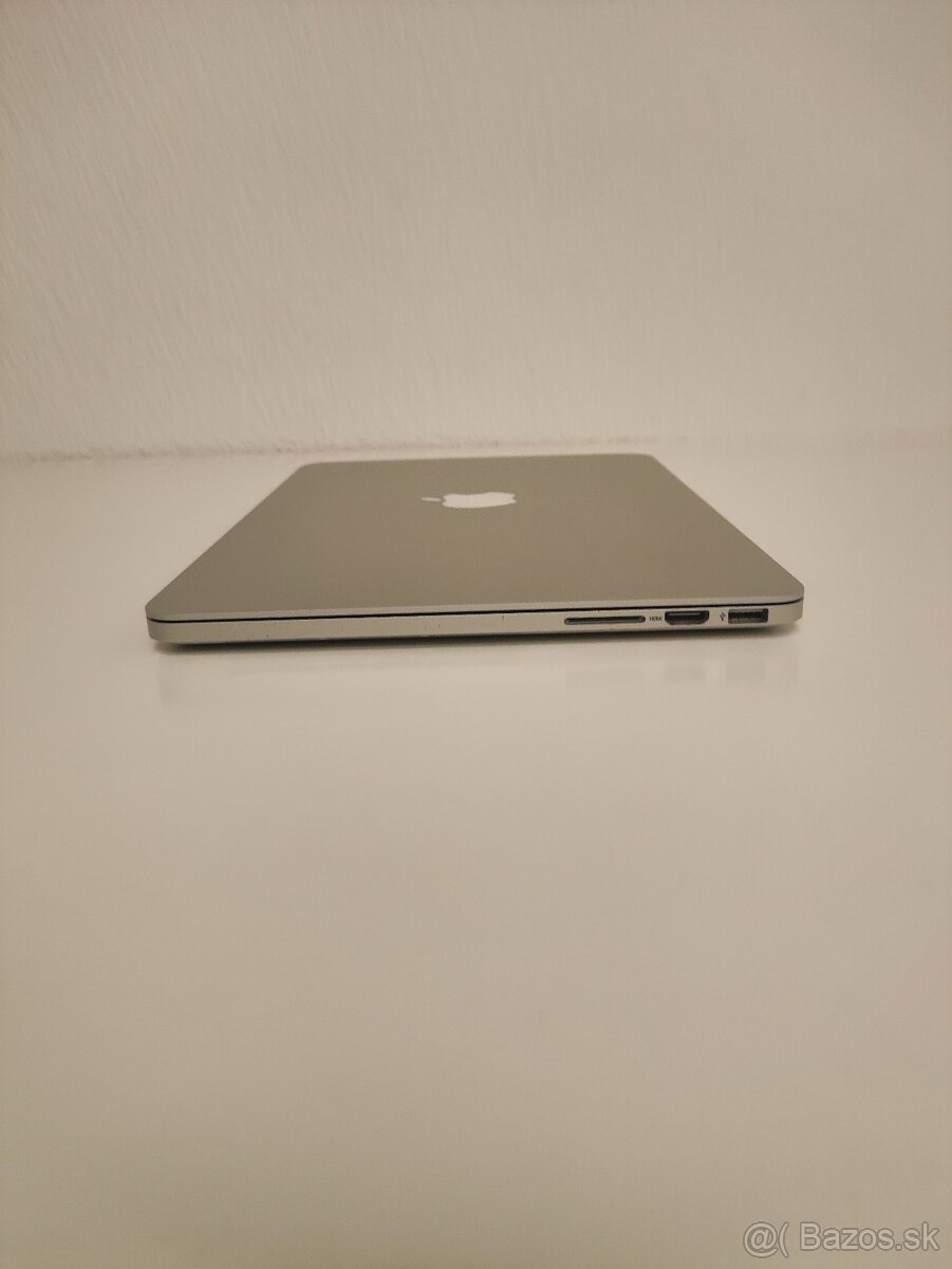 MacBook Pro 2015 | i5 • 8GB • 256GB SSD - 8