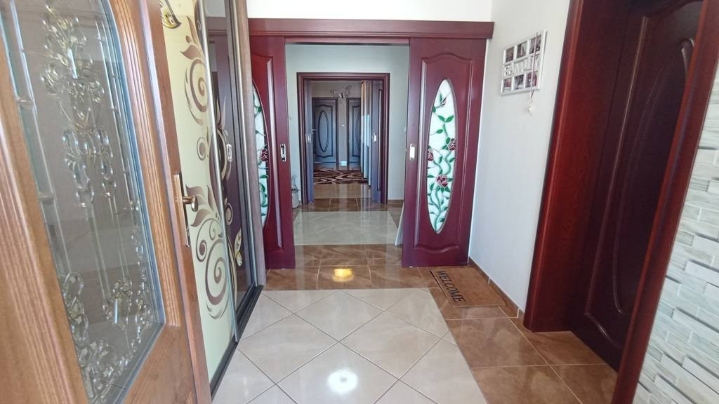 Novinka Rodinný dom s bazénom v lukratívnej lokalite - Nitr - 8