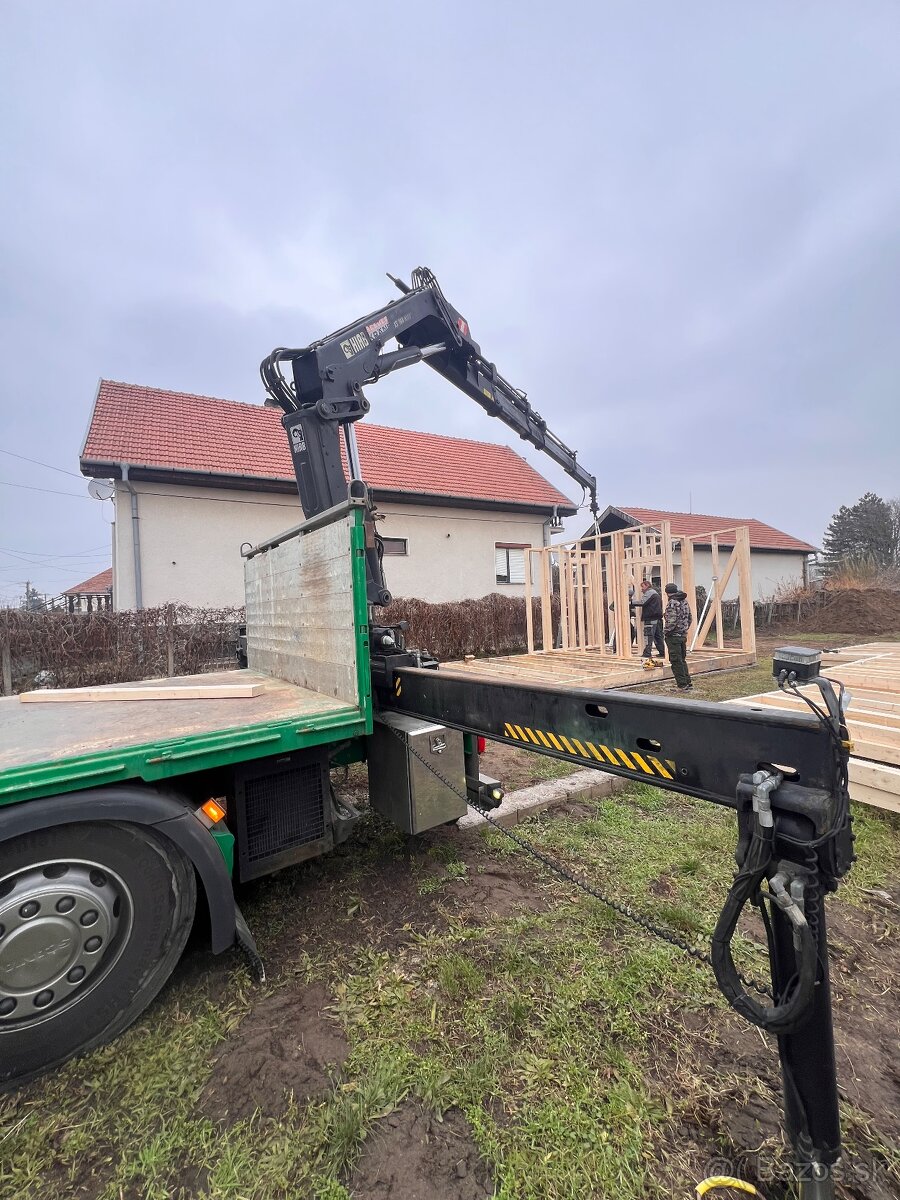 Ponúkame prepravu s platom a valník s HR - 8