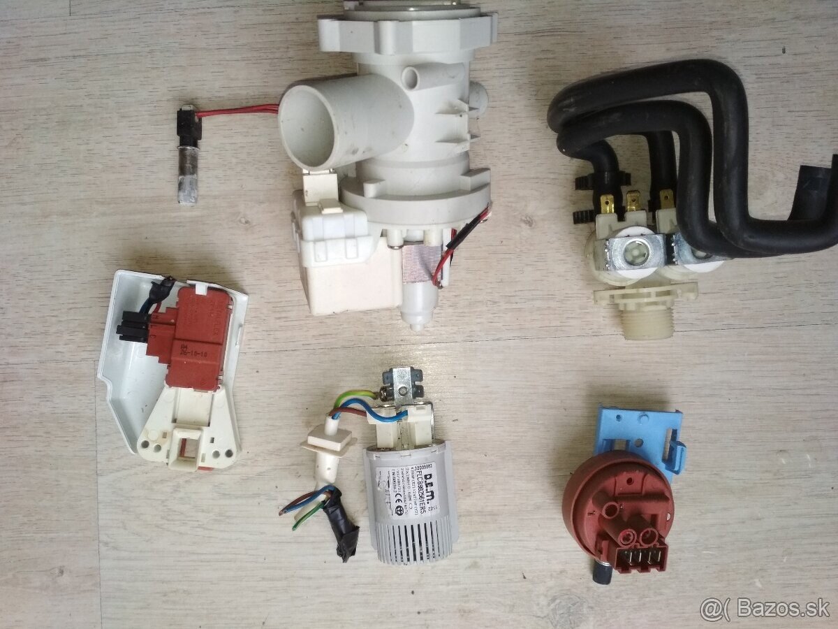 Rozpredám práčku Whirlpool AWG - 8