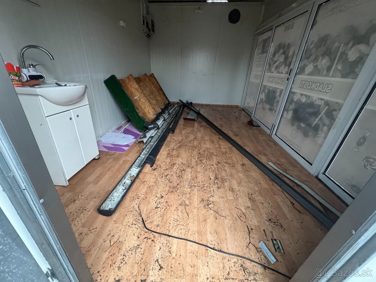 Predajný stánok / záhradný domček - 8