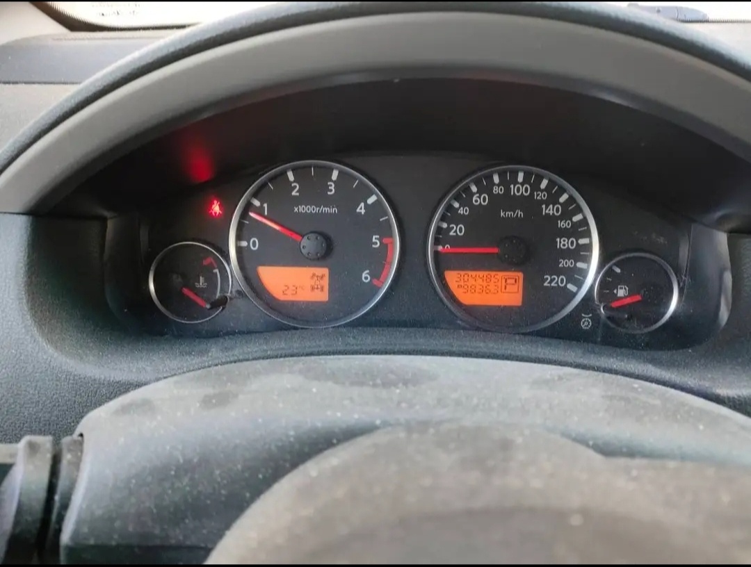 Nissan Pathfinder R51 128kW r.2006 - 8