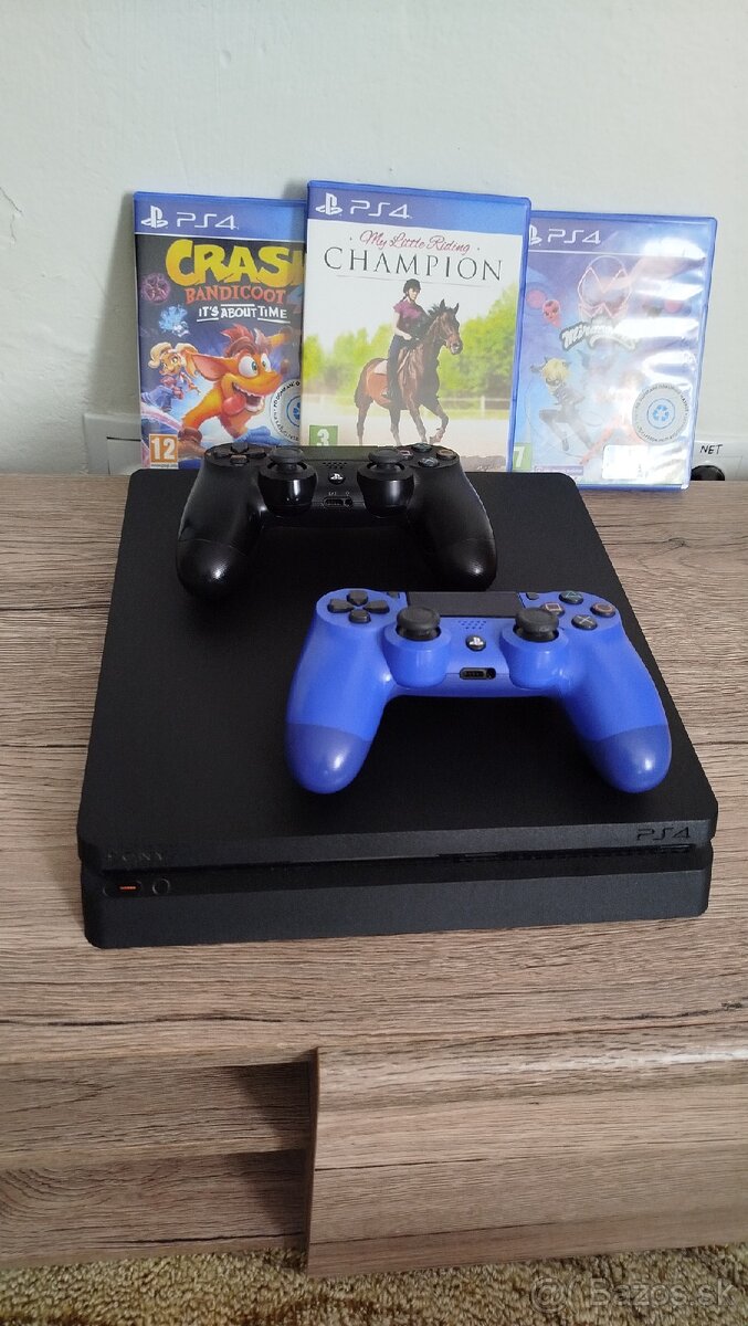 Playstation 4 - 8
