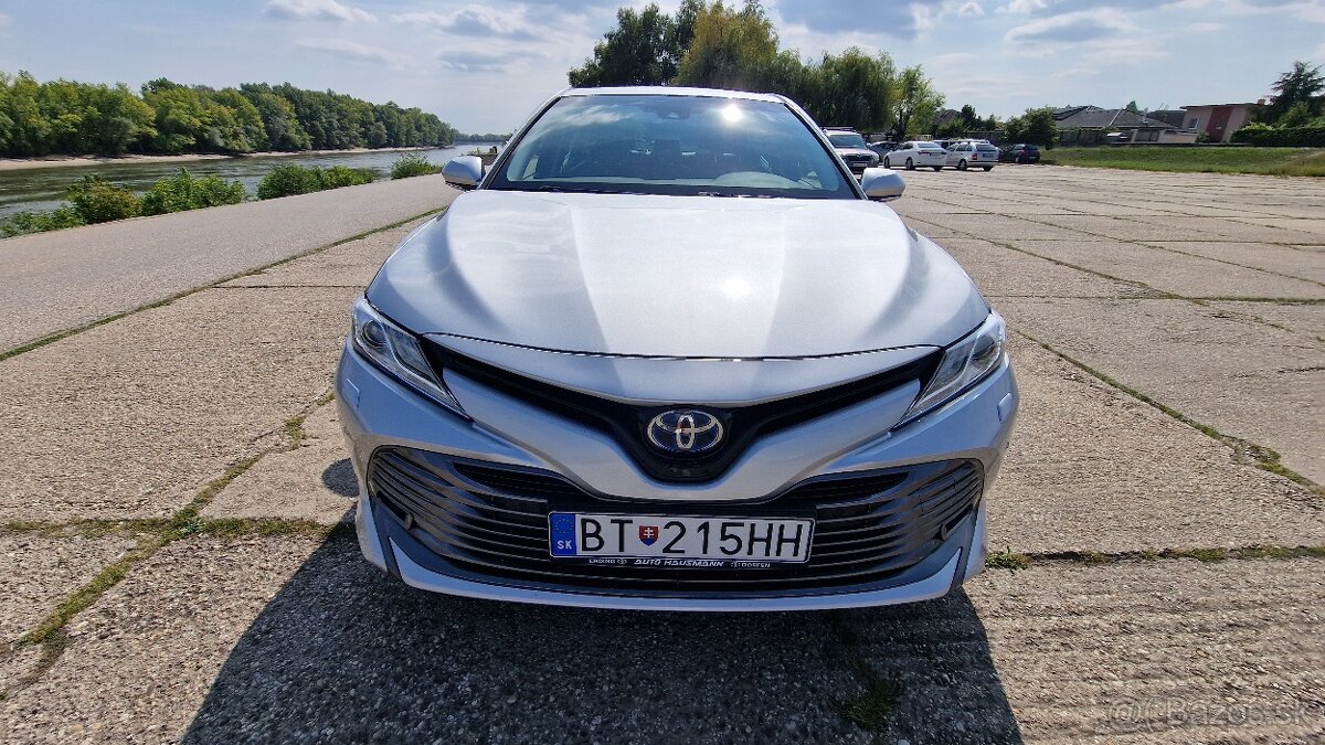 Predám Toyota Camry hybrid - 8