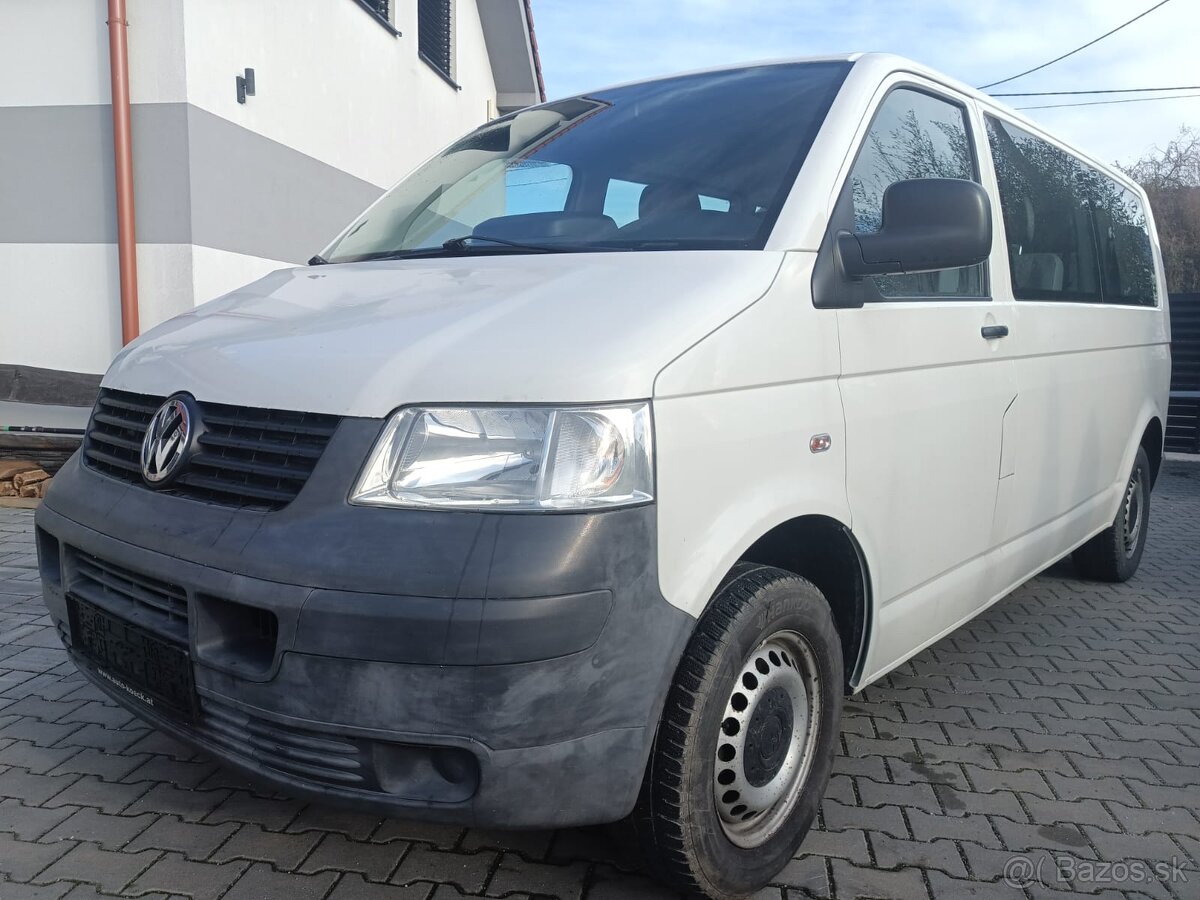 VOLKSWAGEN TRANSPORTER T5 - 9 miestny - 8