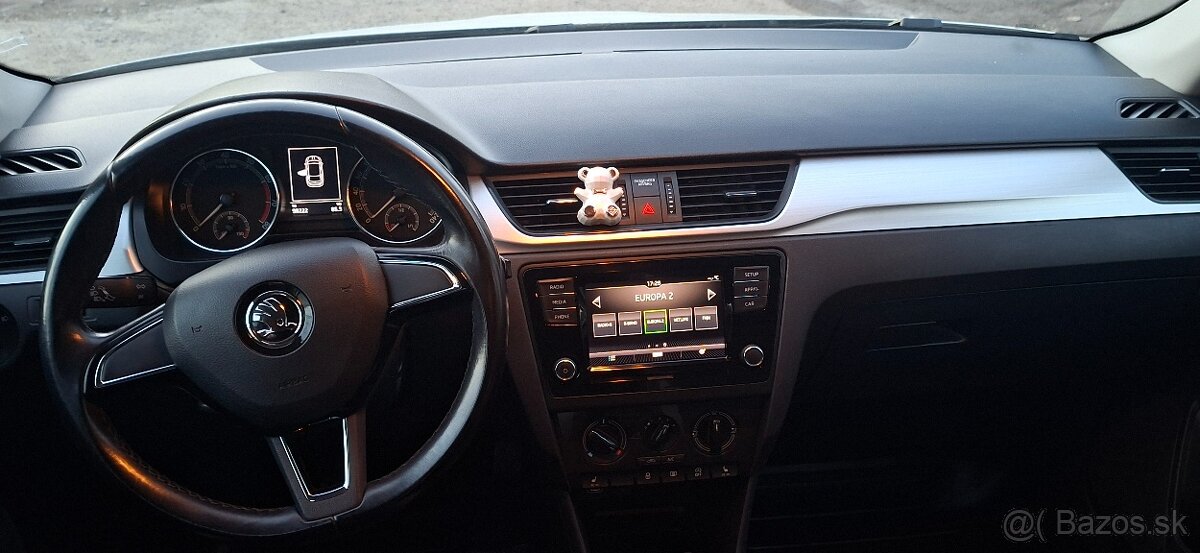 Predám škodu rapid spaceback - 8