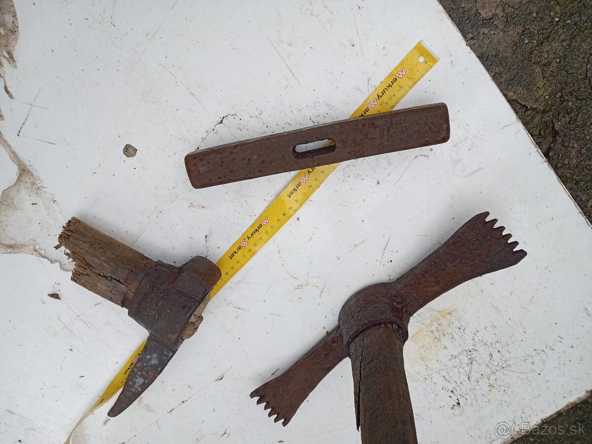 Staré náradie na dekoráciu - 8
