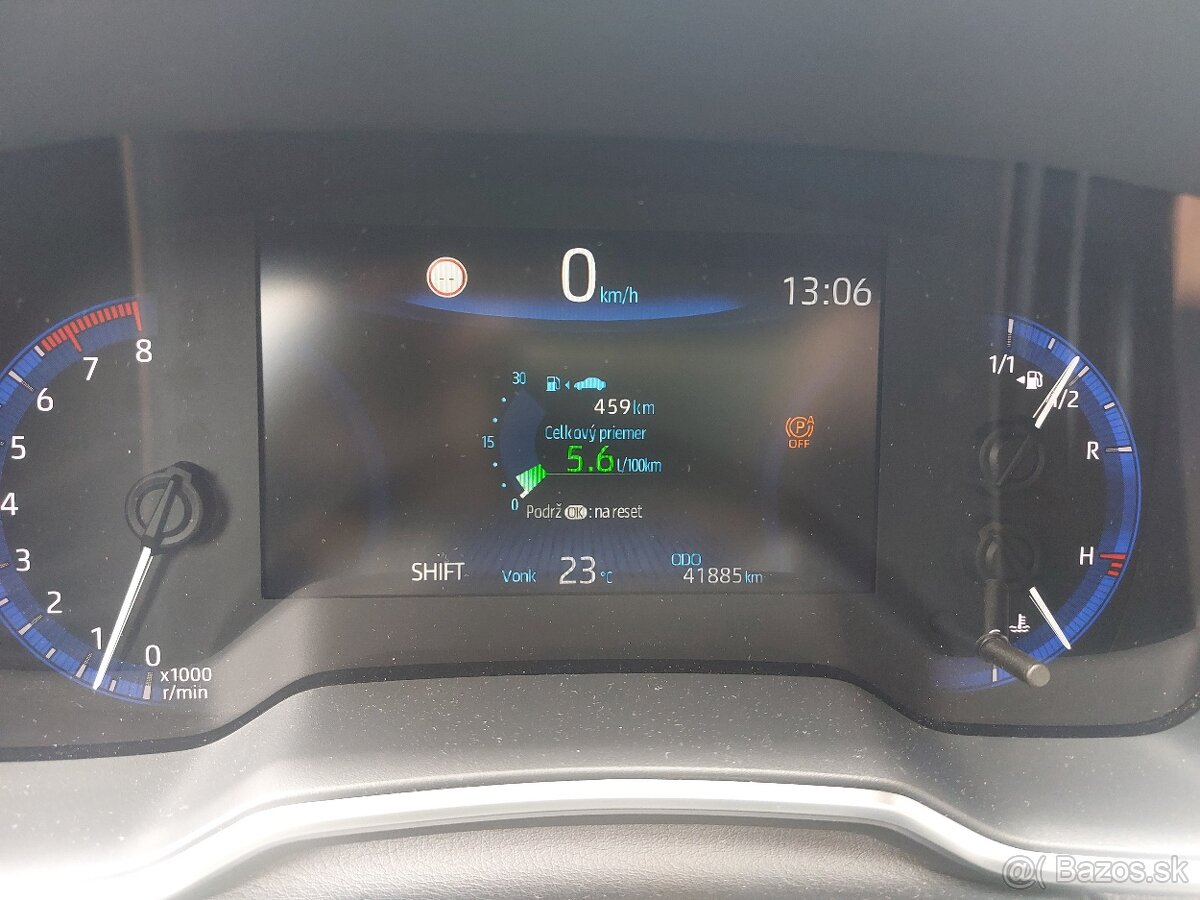 Toyota Corolla 1.6 benzín, 42 000 km, r. 2020 ako nová - 8