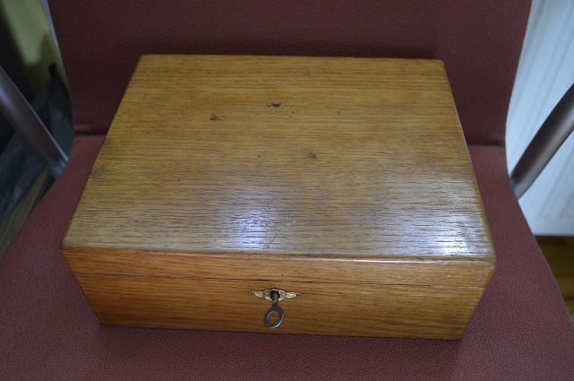 predam - krasna starozitna drevena skrinka - 8