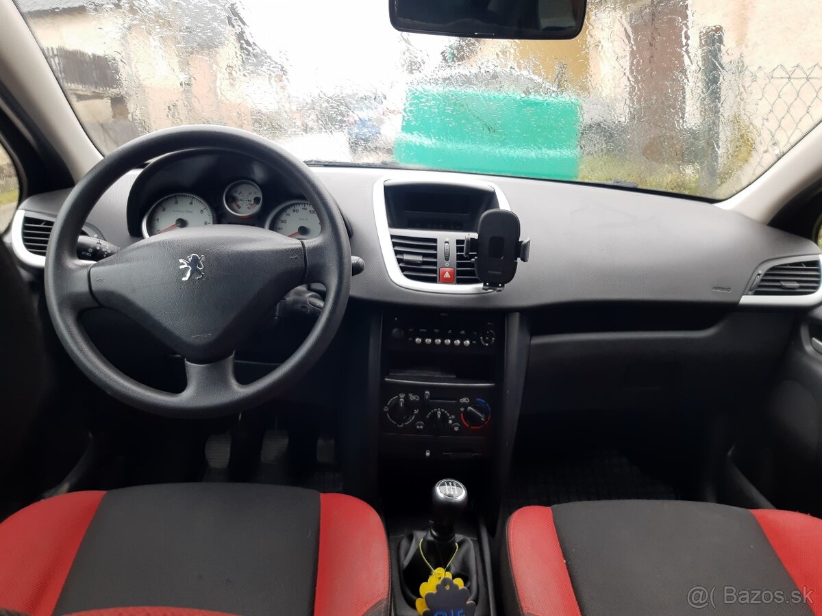 Peugeot 207 1.4 70 kW, benzín, 2008 – STK/EK 10/2026 - 8