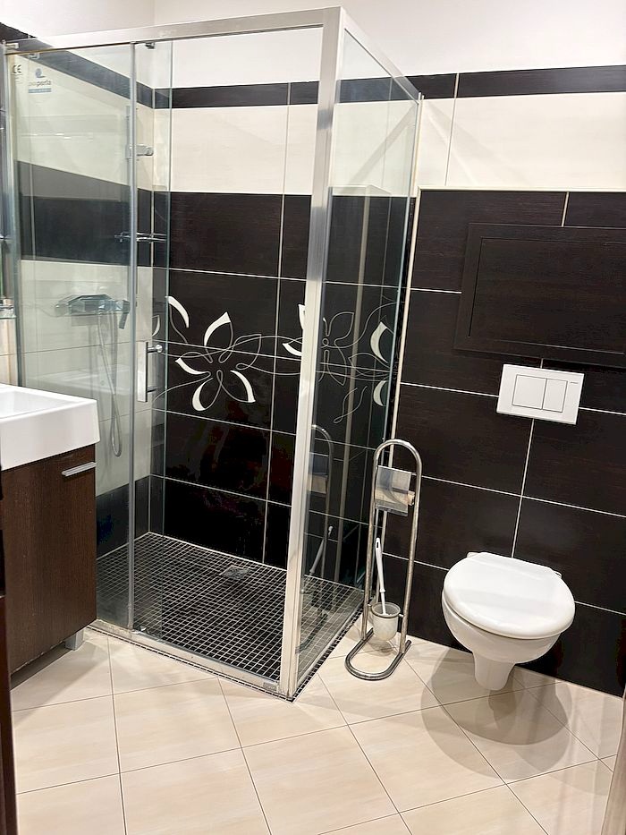 Prenájom veľkometrážneho 1 izbového bytu 42 m2, v Priekope - 8