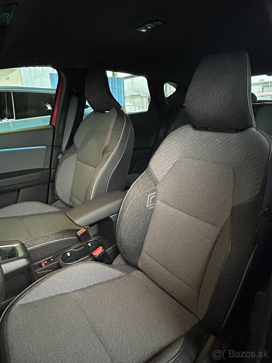 Renault Captur Techno TCe 90 E6W - NOVÝ - 8