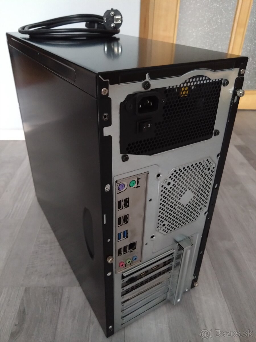 Počítač (stolový) - 8