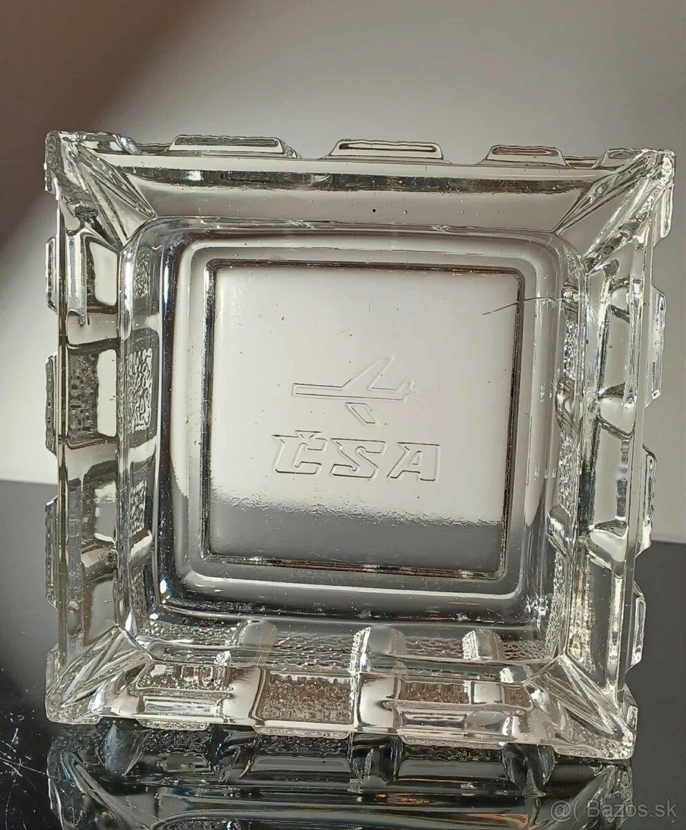 Popolník panelák s nápisom ČSA - 8