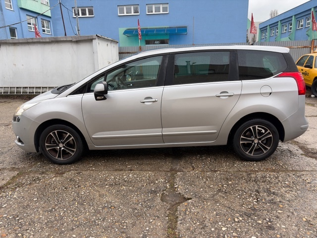Peugeot 5008 1.6e THP PlayStation - 8