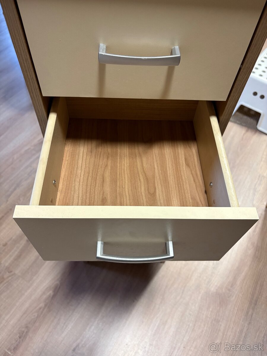 Stojatá skriňa - 8