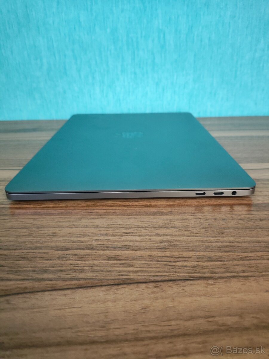 Apple MacBook Pro 13 2017 – i5 / 8GB / 256GB - 8