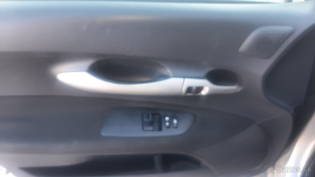 Toyota Auris 1,33 Vvt-i , r.v.2009 - 8