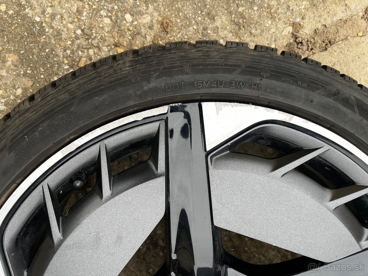 Kolesa Cupra Born 215/45 R20 - 8