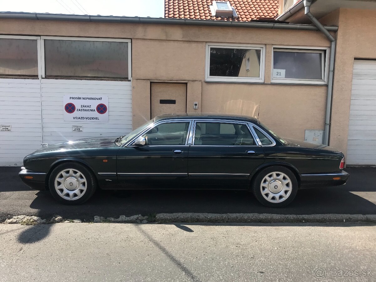 Predám Jaguar Daimler Super V8 long - 8