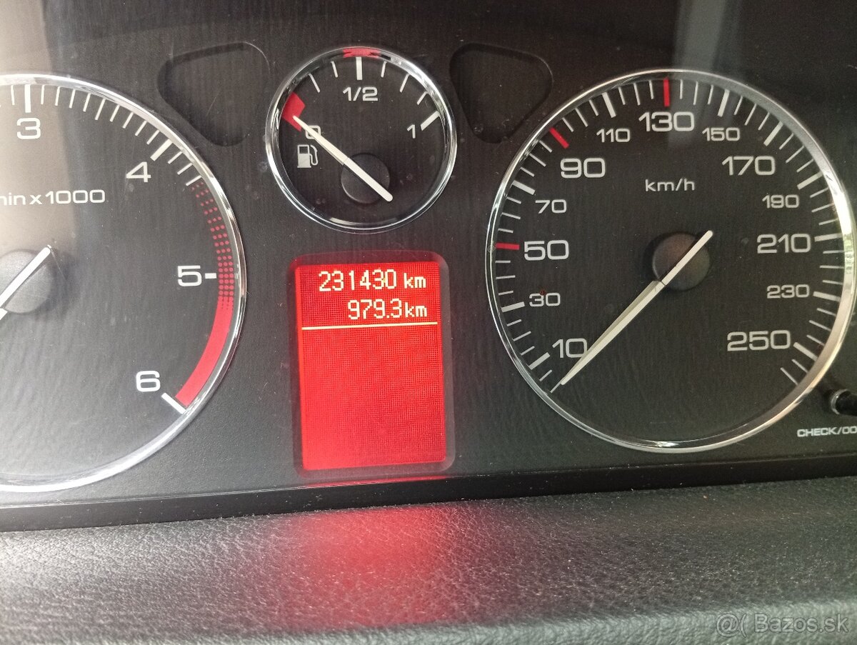 Peugeot 407 - 8