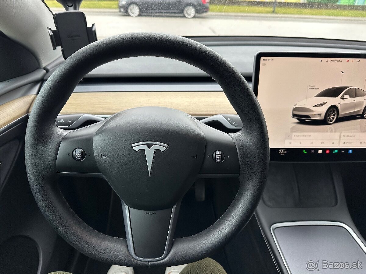 Tesla Model Y Dual Motor LongRange 75kWh 514 k pohon 4x4 - 8