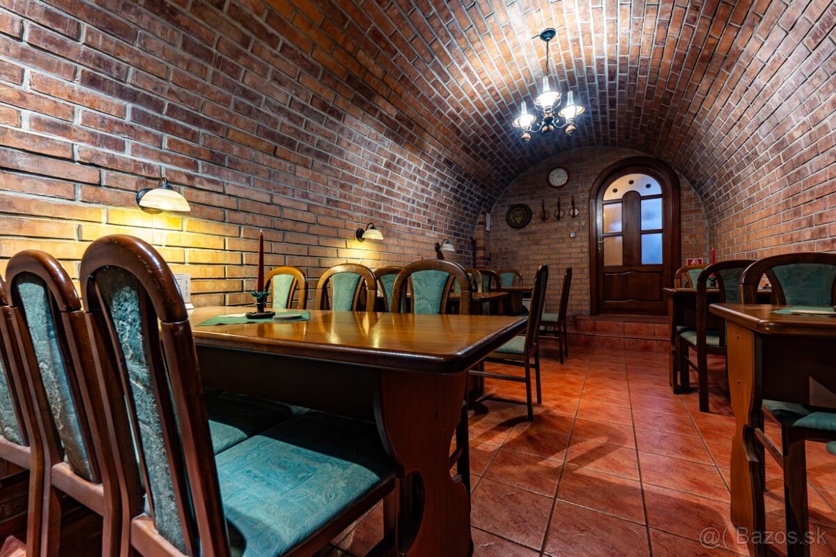 Predám vináreň s dvomi garážami - 8