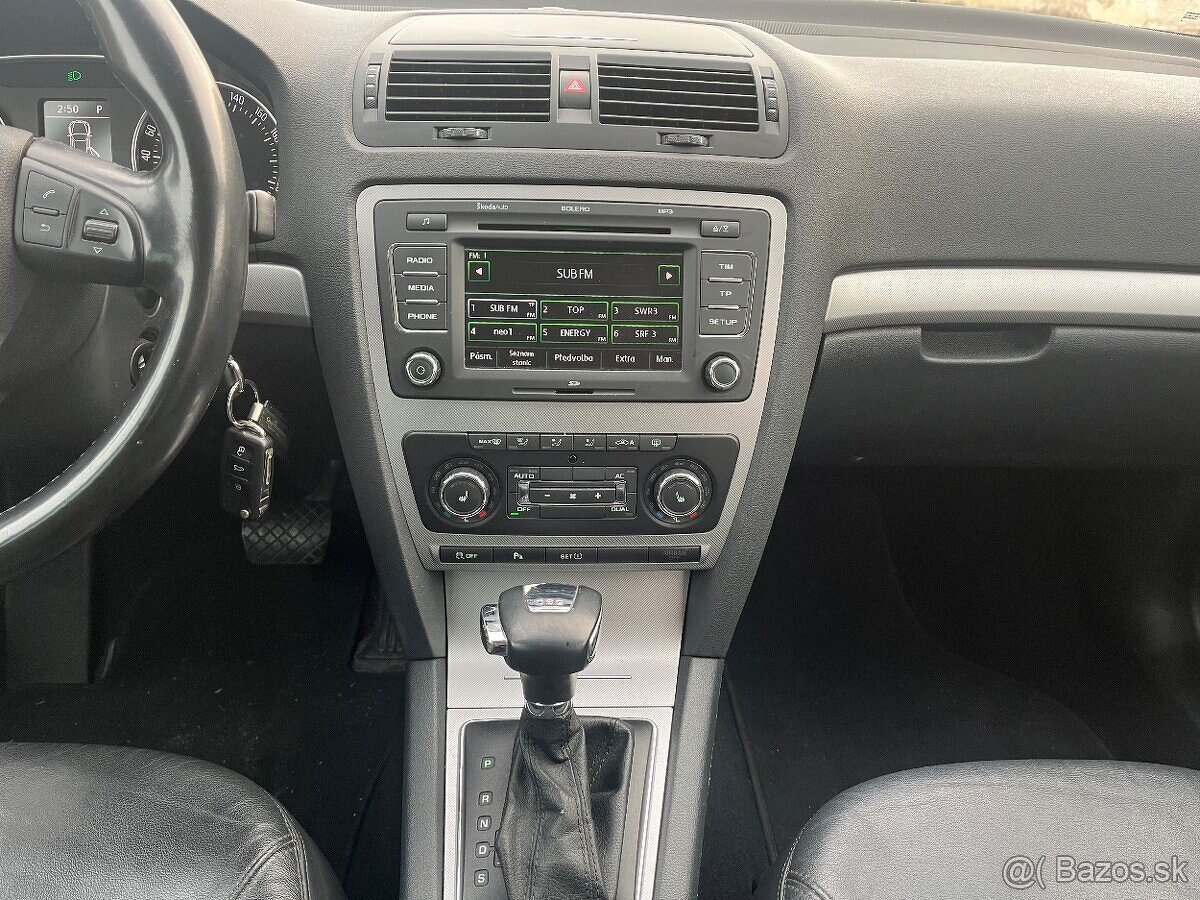 Skoda Octavia 2 2.0 TDI DSG elegance r.v 2012 xenon top stav - 8