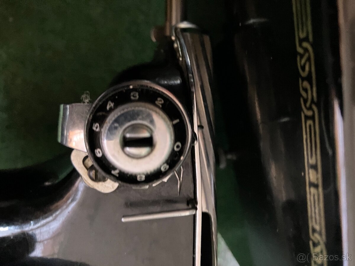 Singer Featherweight 221 - 8