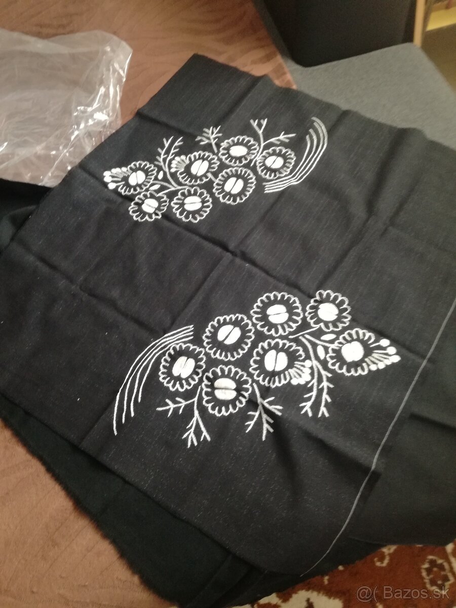 Látky na predaj,vyšívané prestierania - 8