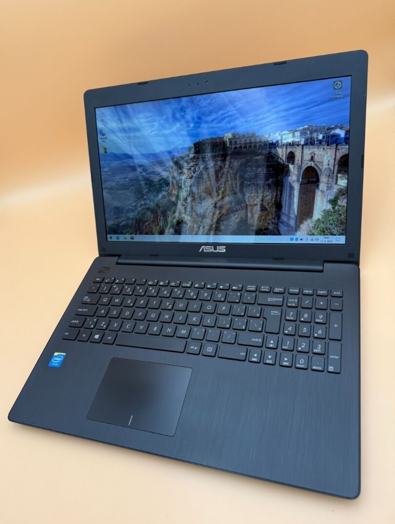 Notebook ASUS X553M / Intel Celeron / 8GB RAM / 120gb SSD - 8