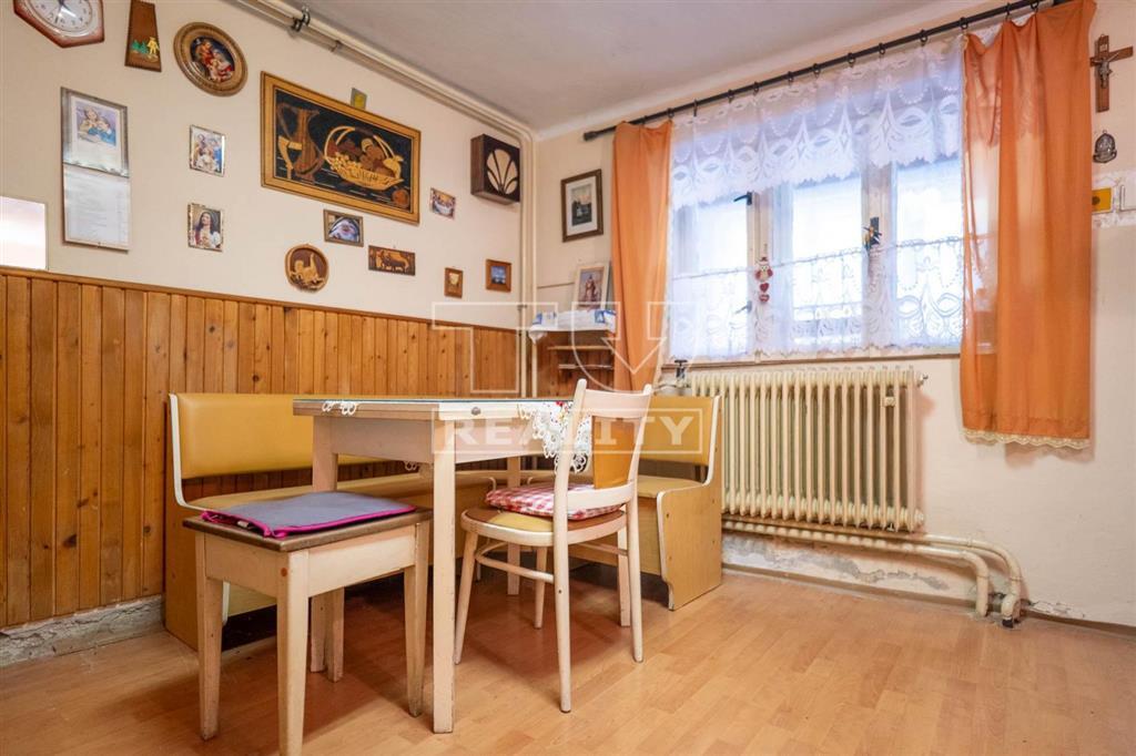 EXKLUZÍVNE IBA U NÁS RODINNÝ DOM VYHNE, POZEMOK 820 M2 - 8