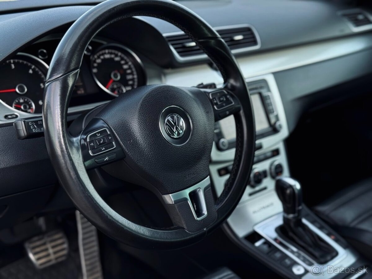 Volkswagen Passat Alltrack - 8