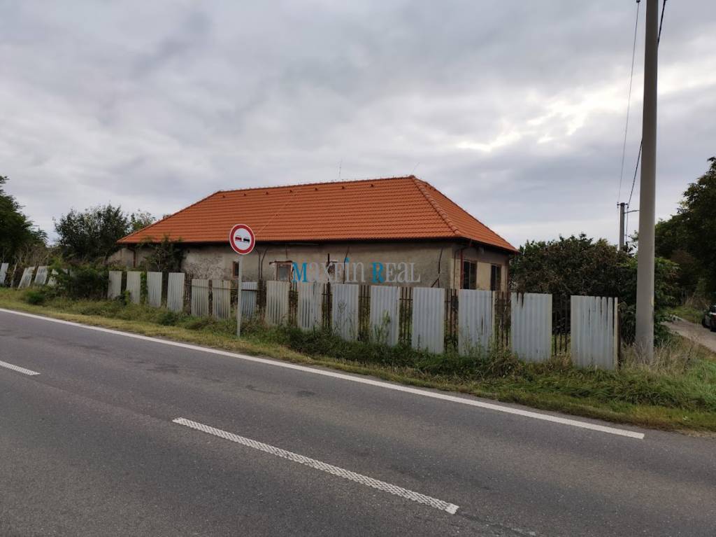 Veľký pozemok 5816m2 s RD - 8