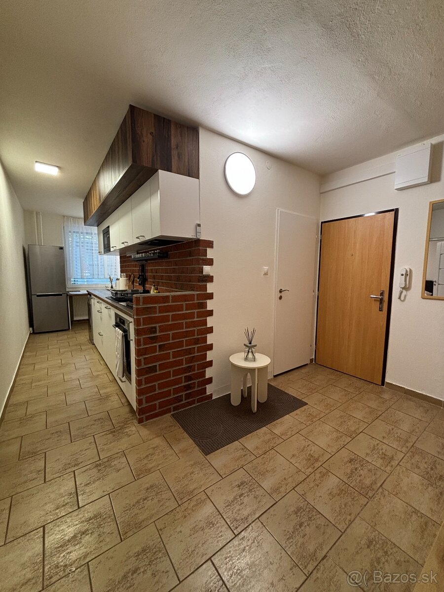 Ubytovanie Nitra - Centrum - 8